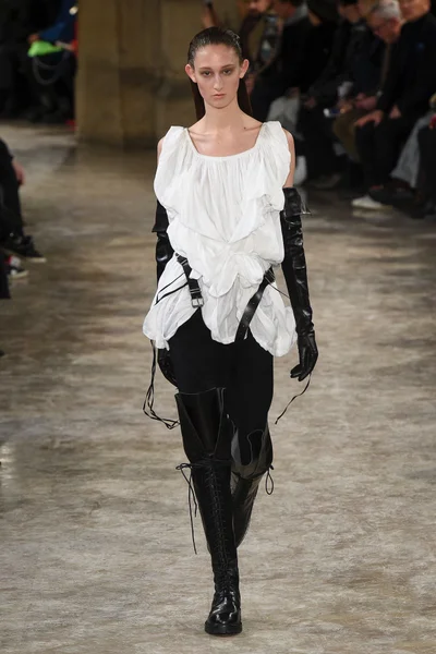 Look 24